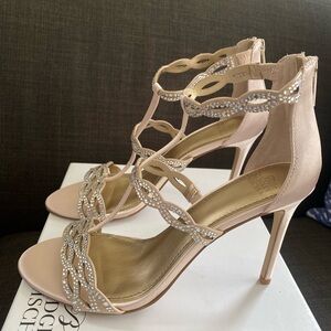 Badgley Mischka Champagne Embellished Evening Heels Brand New Size 9 B